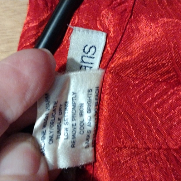 Vintage Richard Evans Button Front Blouse Size 12 w/Scarf Red Silky Geo Pattern - Picture 3 of 7